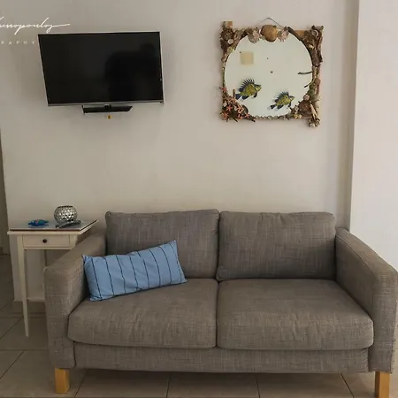Alexandros Di Mare Apartment Palaiontsiflikion